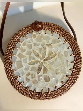 NWT Rattan Handcrafted Mother Of Pearl Shell Round Bucket bag Crossbody